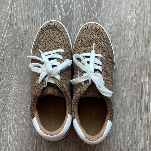 Old Navy sneakers - Picture 2 of 5